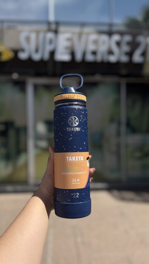 TAKEYA CONFETTI INSULATED STRAW BOTTLE 22 OZ AZUL MARINO