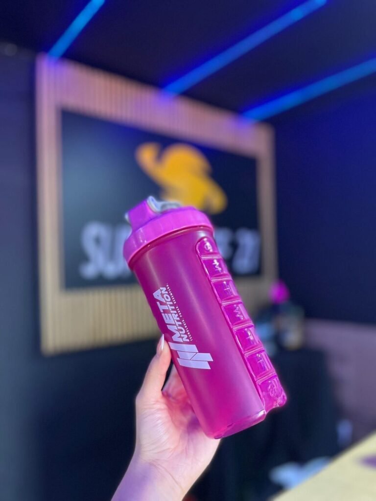 META NUTRITION SHAKER FUCSIA